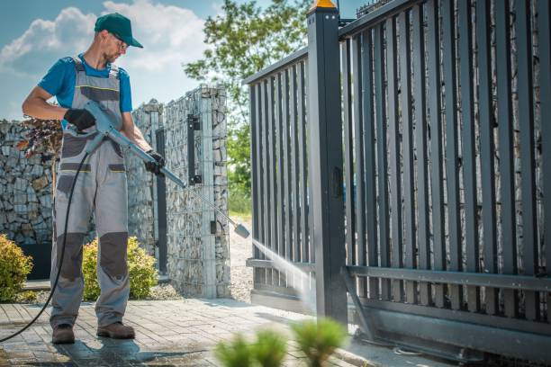 Best Gas Station Cleaning  in Floresville, TX