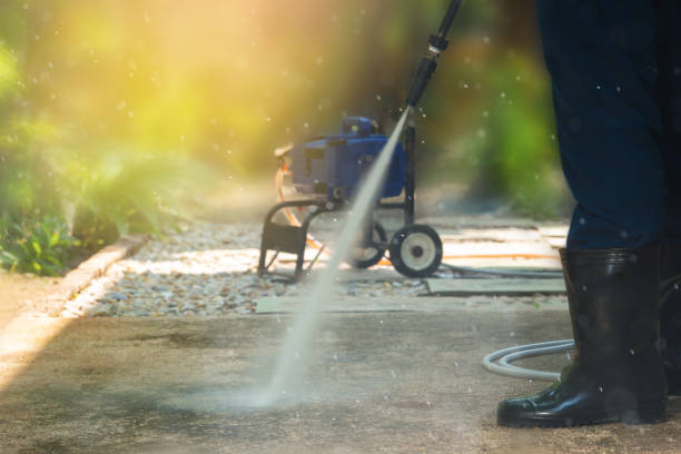 Best House Exterior Washing  in Floresville, TX